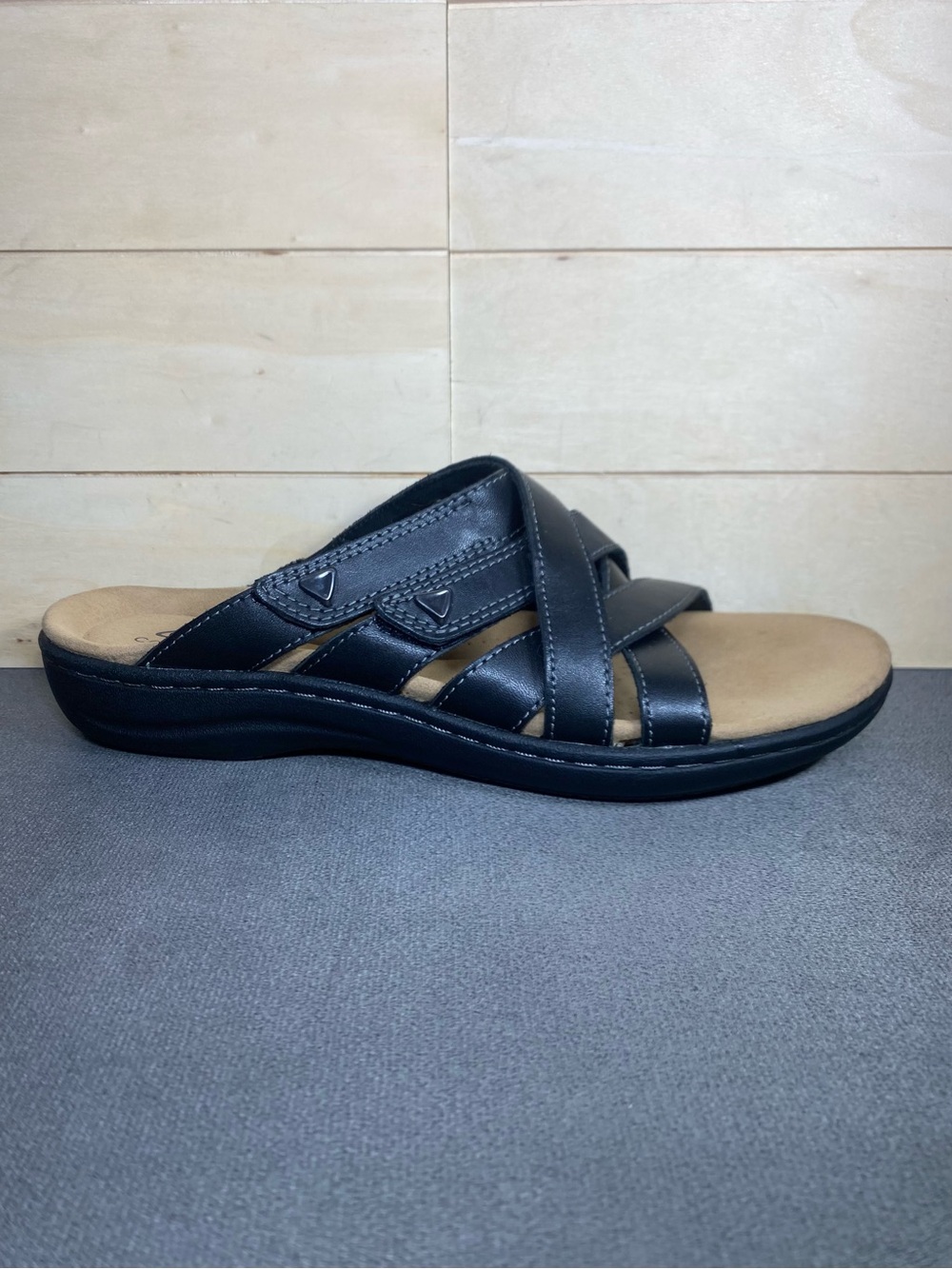 Clarks Laurieann Mae Sandals Black Leather Women's Size 7.5 Shoes N Slip-Ons